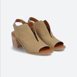 NWT LUCKY BRAND | Rhazy Leather Slingback Bootie
8.5 | Olive